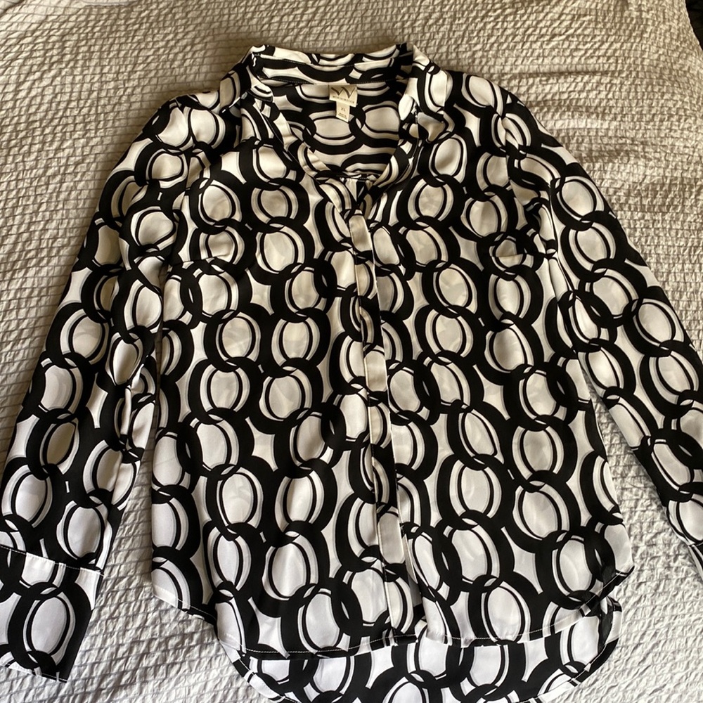 Cute button up blouse